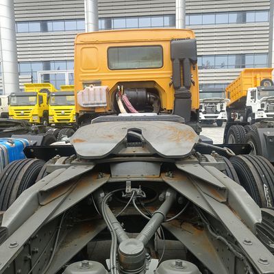 Pedido personalizado HOWO 371HP 6X4 Trator camião de transporte usado para o design de pneus sem tubos