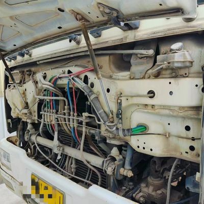 8 Deslocamento Sinotruk Diesel 2m3 Caminhão de mistura de concreto com sistema de direção hidráulica