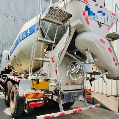 Sinotruk 8m3 Agitador Diesel Camião de caminhão com direção hidráulica