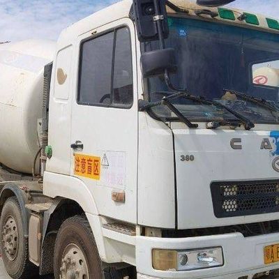 Combustível- 6x4 Direção hidráulica Sinotruk 2m3 Caminhão de mistura de concreto para aplicações de trabalho pesado
