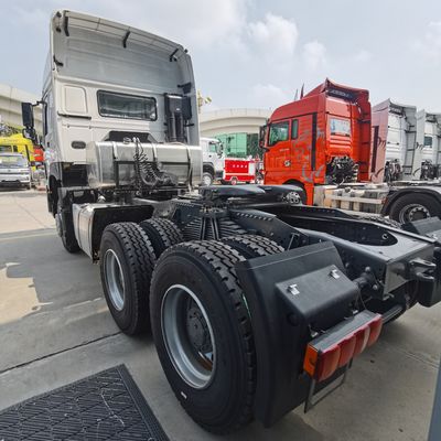 Caminhão-trator HOWO pesado certificado pela ISO para transporte industrial e equipamento de mineração
