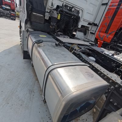 Caminhão de transporte de cargas de tanque de combustível de 400L com assento de suspensão aérea