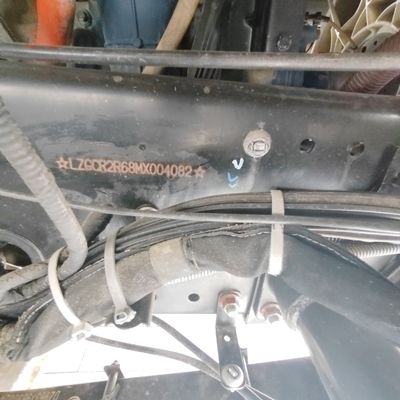 Chassi Sinotruk usado Caminhão de cimento hidráulico para misturar combustível diesel no local e mais