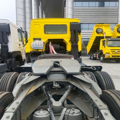 Cabeça de tractor pesado HOWO6X4 Trac com assento do condutor com suspensão pneumática