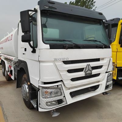 20m sup3 Caixa de carga de aço carbono HOWO Caminhão de entrega de água para transporte pesado
