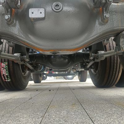 Capacidade de carga 31-40t Trator HOWO6X4 para desempenho em todas as condições climáticas em condições difíceis