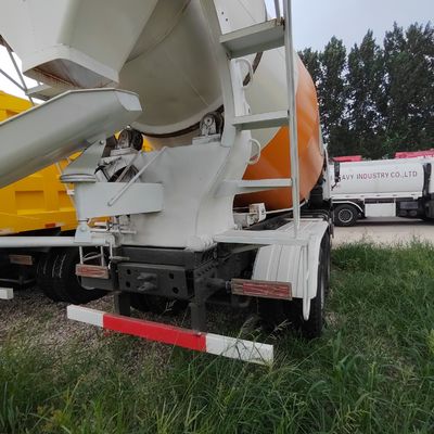 Venda de caminhão Sinotruk 6X4 Entrega de água Misturador pesado com transmissão manual