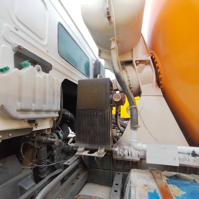 Venda de caminhão Sinotruk 6X4 Entrega de água Misturador pesado com transmissão manual