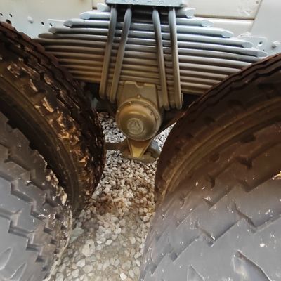 Venda de caminhão Sinotruk 6X4 Entrega de água Misturador pesado com transmissão manual