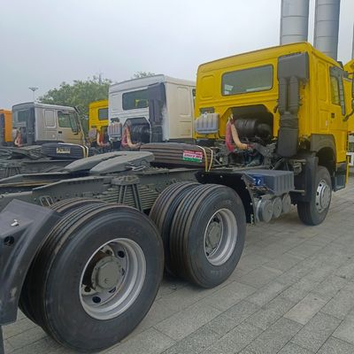 Características de eficiência de combustível aprimorada 2024 Sitrak Tractor Trailer com 6.8x2.5x3.8m Tamanho