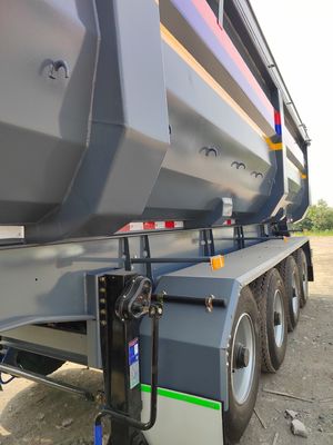 Trailers de transporte de grãos auto-desembarque de cores personalizadas 8000-9000mm Base de rodas e mais