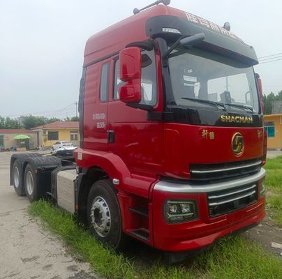 Caminhão-trator vermelho Euro6 Diesel 6X4 com assento e design do condutor com suspensão aérea confortável