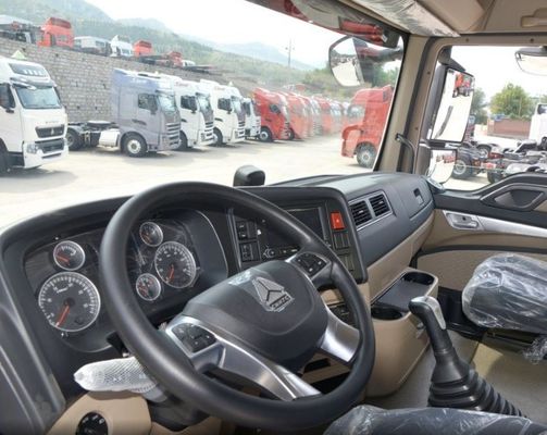 Veículo de transporte de mercadorias Sinotruk HOWO de 336 CV com ≤ 5 lugares e GNC/GNL acessível