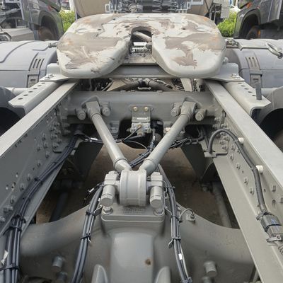 Caminhão pesado de transmissão automática Euro6 HOWO GNL Tractor Trailer Head para trabalho pesado