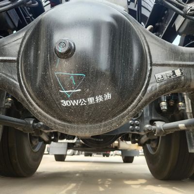 O Dongfeng Tianlong 6X4 Trac Alimentado a Gás A Solução Última para o Transporte de GNL