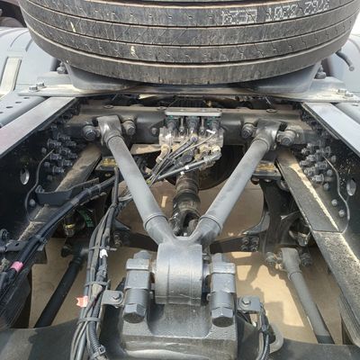 Pagamento inicial Sinotruk Chassis 580HP camião com sistema de transmissão automática de GNL
