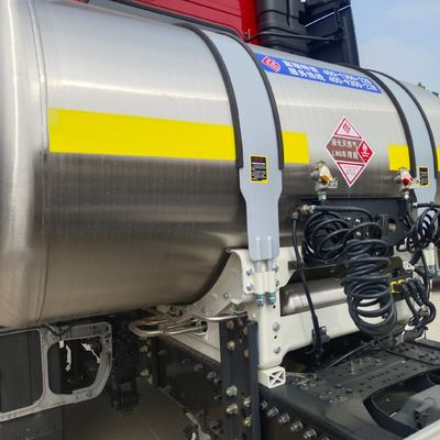 2024 Diesel Tianlong 6X4LNG caminhão de transporte de tração para desempenho movido a diesel
