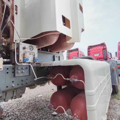 Desenho de pneus sem tubos customizado de segunda mão Sinotruck Sitrak HOWO 6X4 Trator a GNC