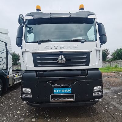 Reboque com caminhão Sinotruk Sitrak CNG