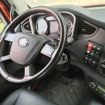 CA4250P66M25T1E6 Camião tractor 6X4 com assistência de direção e certificação DOT