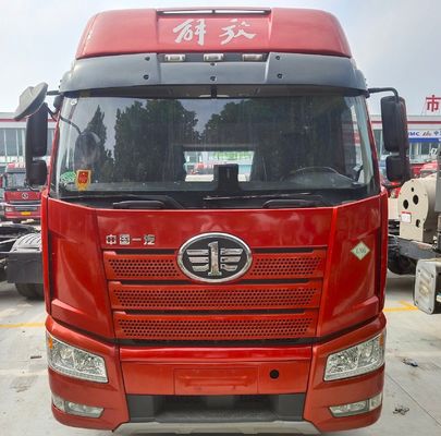 Vendas FAW J6p Gas 6X4 caminhão com estilo de elevação frontal e 6 meses de serviço pós-venda
