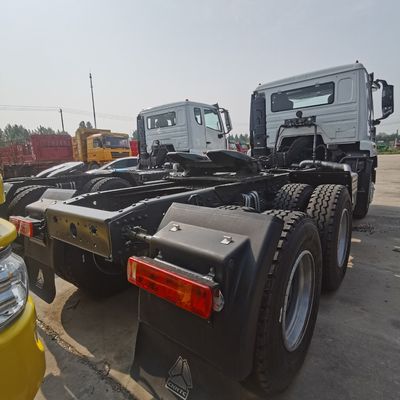Material de aço carbono HOWO Tractor durável Caminhão usado 6500.000kg Pacote Peso bruto