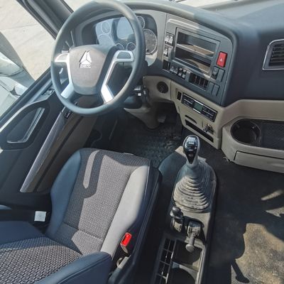 Sinotruk HOWO Reboque Trator Caminhão Assento de suspensão aérea para condução suave e estável