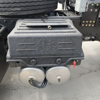 6×4 Tração Sinotruk Chassis Liberação Gas Tractor Trailer Truck 530HP Capacidade