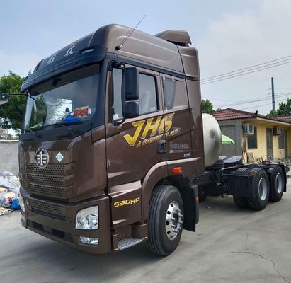 Caminhão de gás de direção hidráulica Jh6 com pneus e características