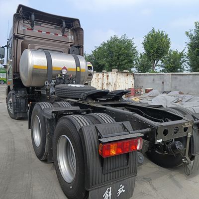 Caminhão de gás de direção hidráulica Jh6 com pneus e características