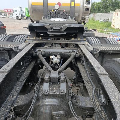 Caminhão de gás de direção hidráulica Jh6 com pneus e características