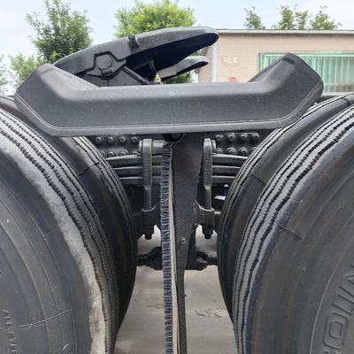 Caminhão de transporte de 630 HP com pneus e certificado ISO pelo chassi Sinotruk