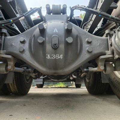 Sistema de direção Heavy Duty HOWO LNG Traction Truck 6*4/4*2/6*2 580-700HP Personalização