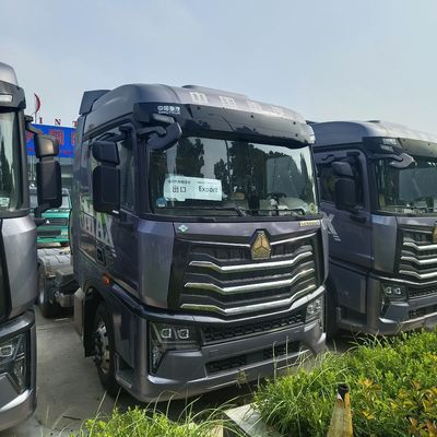 Haowo LNG Tractor Truck 6*4/4*2/6*2 A solução perfeita para transporte de carga pesada