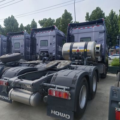 Haowo LNG Tractor Truck 6*4/4*2/6*2 A solução perfeita para transporte de carga pesada