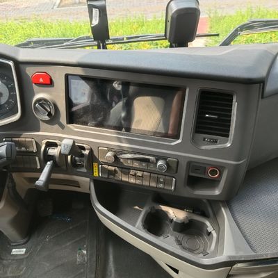 Veículo de GNL 6X4 personalizado para necessidades profissionais camião de transporte de longa distância durável