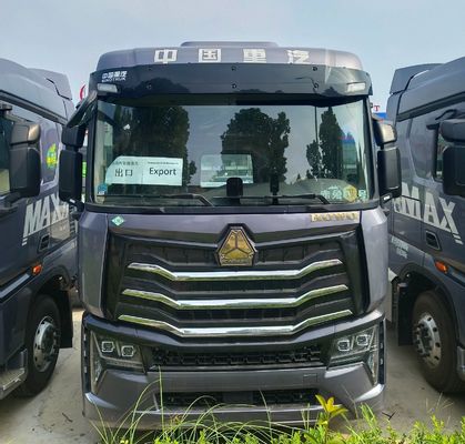 Caminhão de tração de GNL Haowo personalizado 6 * 4/4 * 2/6 * 2 580HP a 700HP Caminhão de transporte