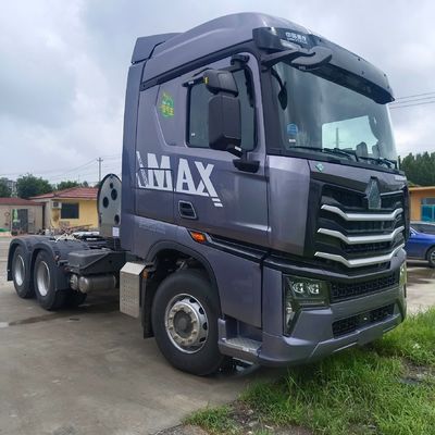 Max HOWO GNL Veículo tractor de transmissão automática com um peso bruto total de 8800 kg