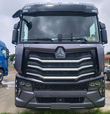 Pneus 2024 Heavy Duty HOWO Max LNG540HP Transporte de caminhão de tração com transmissão automática