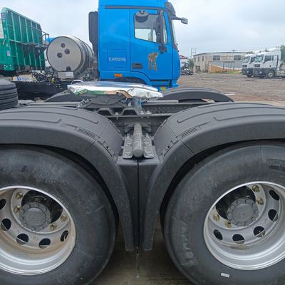 2024 HOWO 6X4LNG540HP Tractor de transmissão automática Caminhão de transporte com e pneus