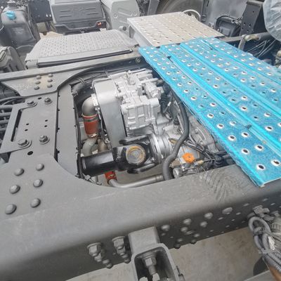 Caminhão-trator diesel Beiben de 420 HP com sistema de assistência de potência e direção hidráulica