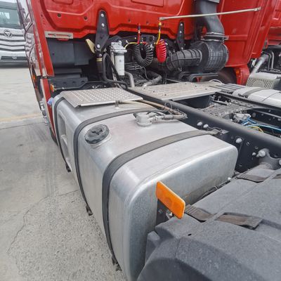 JAC 6X4 caminhão com tanque de combustível de 600L pneu sem tubo Design 351-450hp